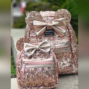 Loungefly Disney Parks Minnie Mouse Sequin Mini Backpack and wristlet– Rose Gold